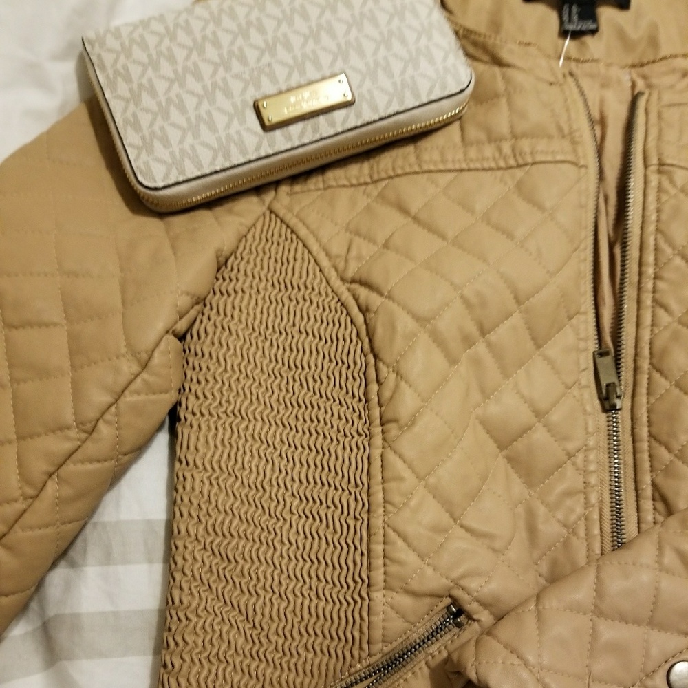 Forever 21 quilted camel colored bomber 🎊🎉🎀 - Picture 5 of 8